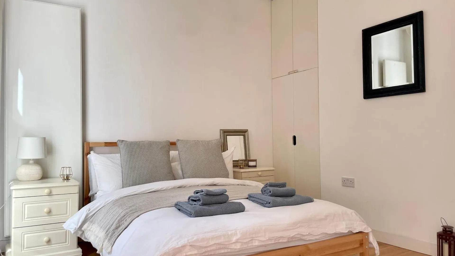 Spitalfields Market Garden Flat London Apartment